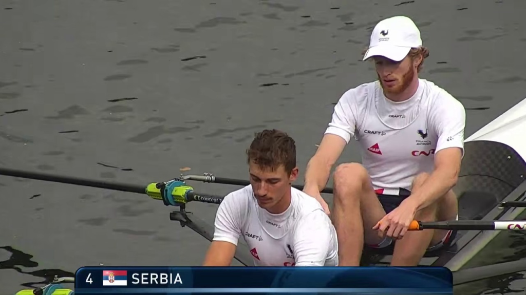 Matija Rajković i Ognjen Ostojić sede u čamcu pred finale
