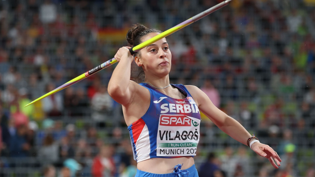 Adriana Vilagoš nosi zastavu Srbije