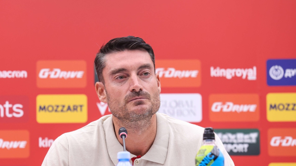 Albert Rijera govori na predstavljanju u Crvenoj zvezdi