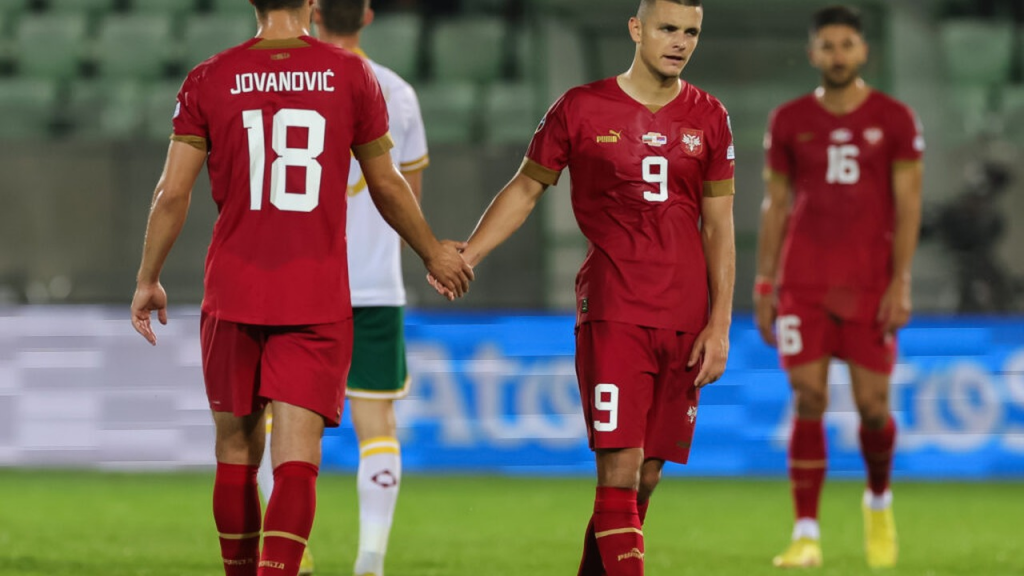 Luka Jović sa saigračem posle reprezentativne utakmice