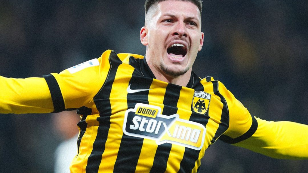 Luka Jovic slavi u dresu AEK-a