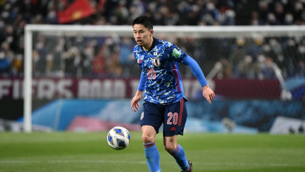 Juta Nakajama vodi loptu u dresu reprezentacije Japana