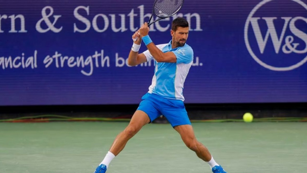 Novak Đoković igra forhend u Sinsinatiju