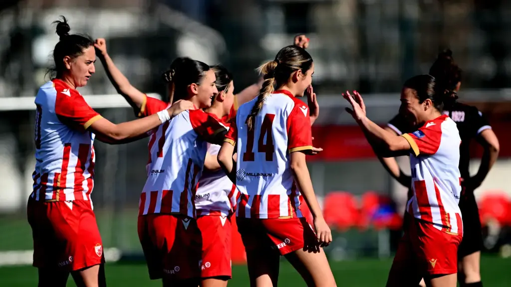 Fudbalerke Crvene zvezde postigle su pet golova pre odmora u pobedi od 6:0 nad Mašincem
